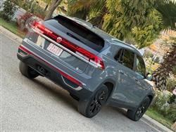 ڤۆڵکسواگن ئەتڵەس کرۆس سپۆرت